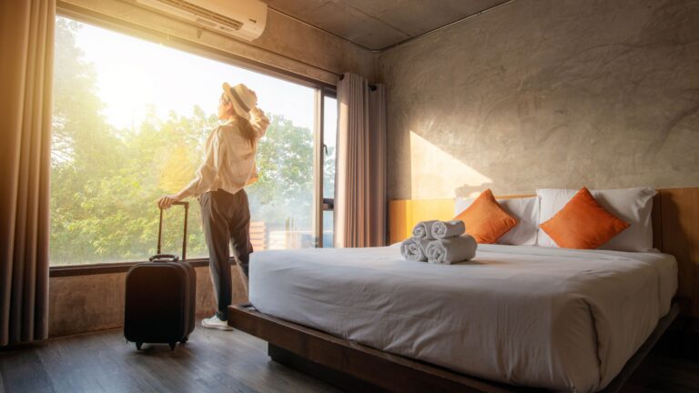 How to Manage Seaside Hotels Noise Problems: The Definitive Guide