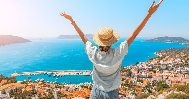 Best Seaside Hotels for Solo Travelers: The Definitive Independent Guide