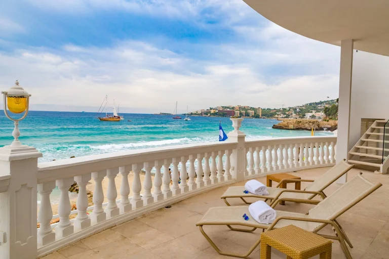 How to Plan Seaside Hotels Vacation on a Budget: The Definitive Guide